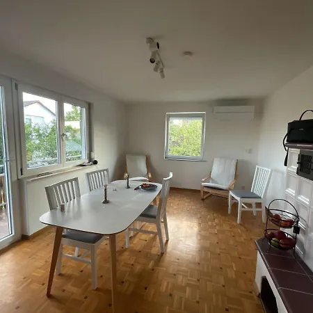 Sonnige 3 Mit Schoenem Balkon Im Gruenen * 罗伊特林根