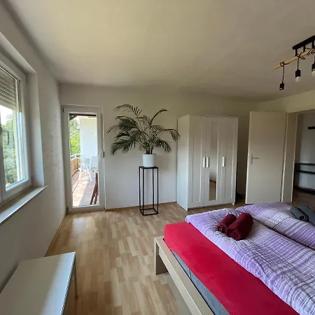Sonnige 3 Mit Schoenem Balkon Im Gruenen 公寓 罗伊特林根